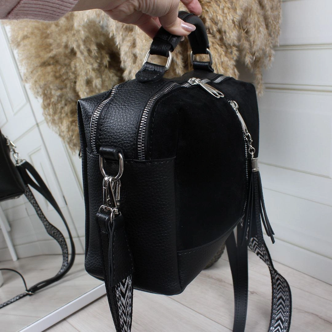 Сумка через плече чорна для студентки: містка та стильна