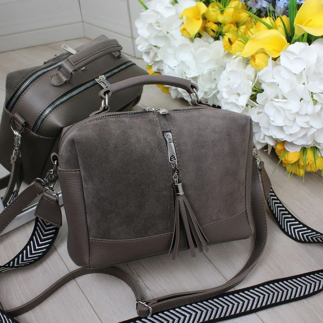 Сумка крос-боді кольору капучіно для роботи та щоденних справ