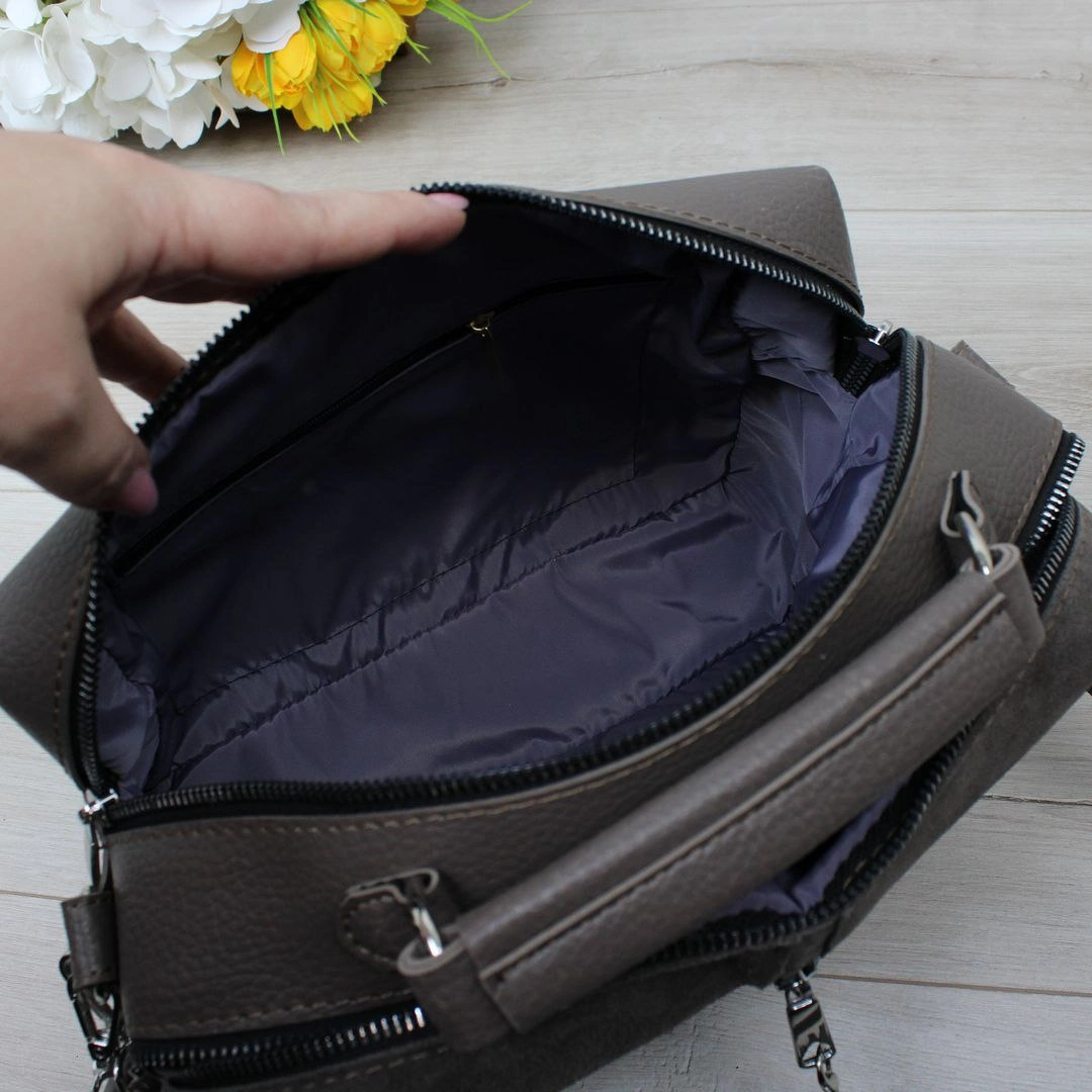 Сумка крос-боді кольору капучіно для роботи та щоденних справ