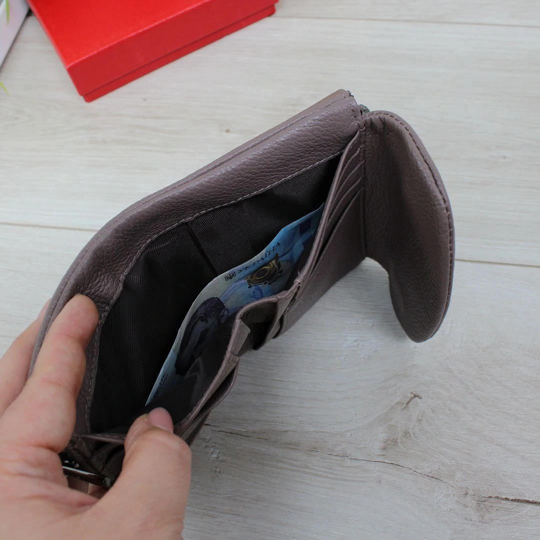 Стильний жіночий гаманець у кольорі темна пудра