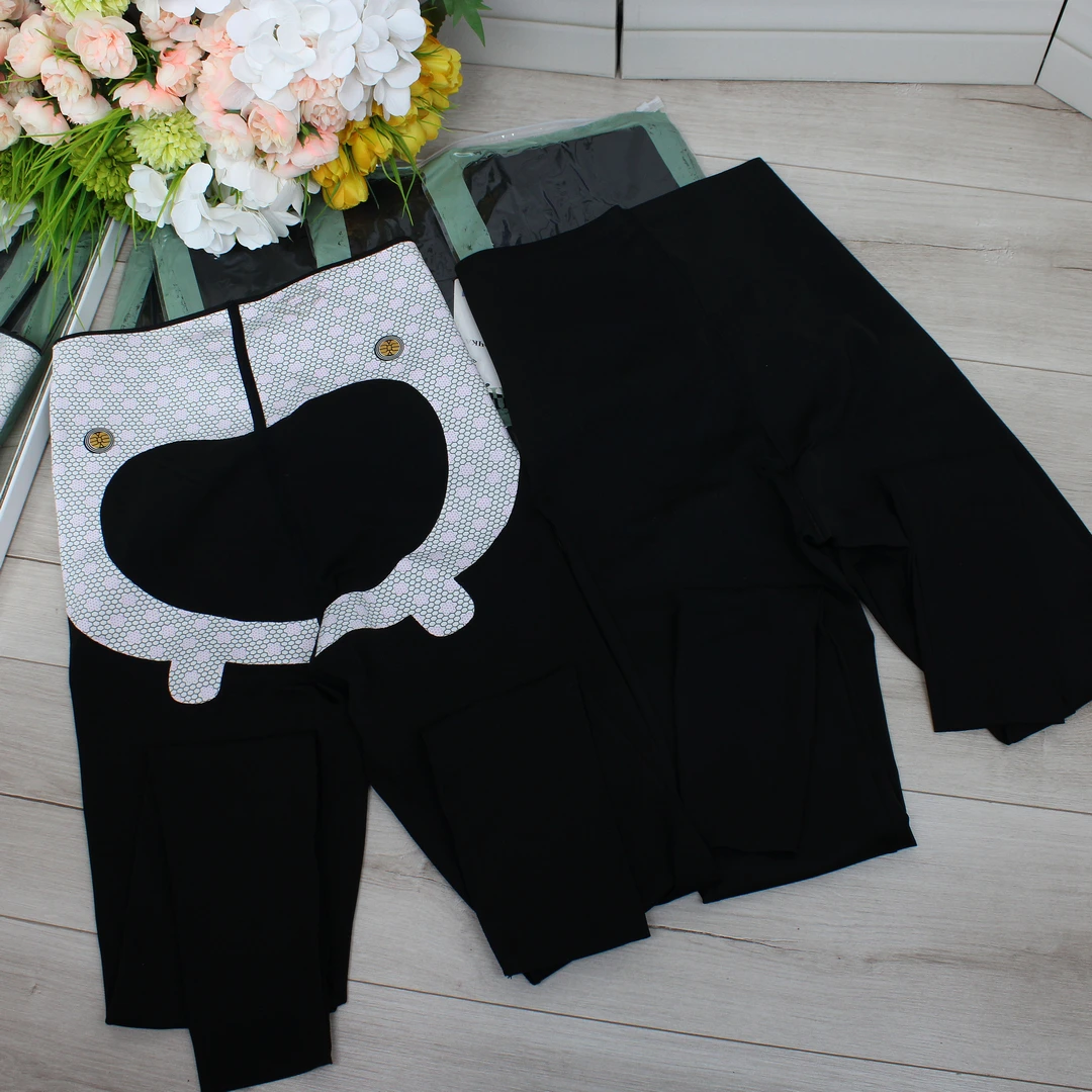 Моделюючі лосини з тейпами для фітнесу та щоденного носіння