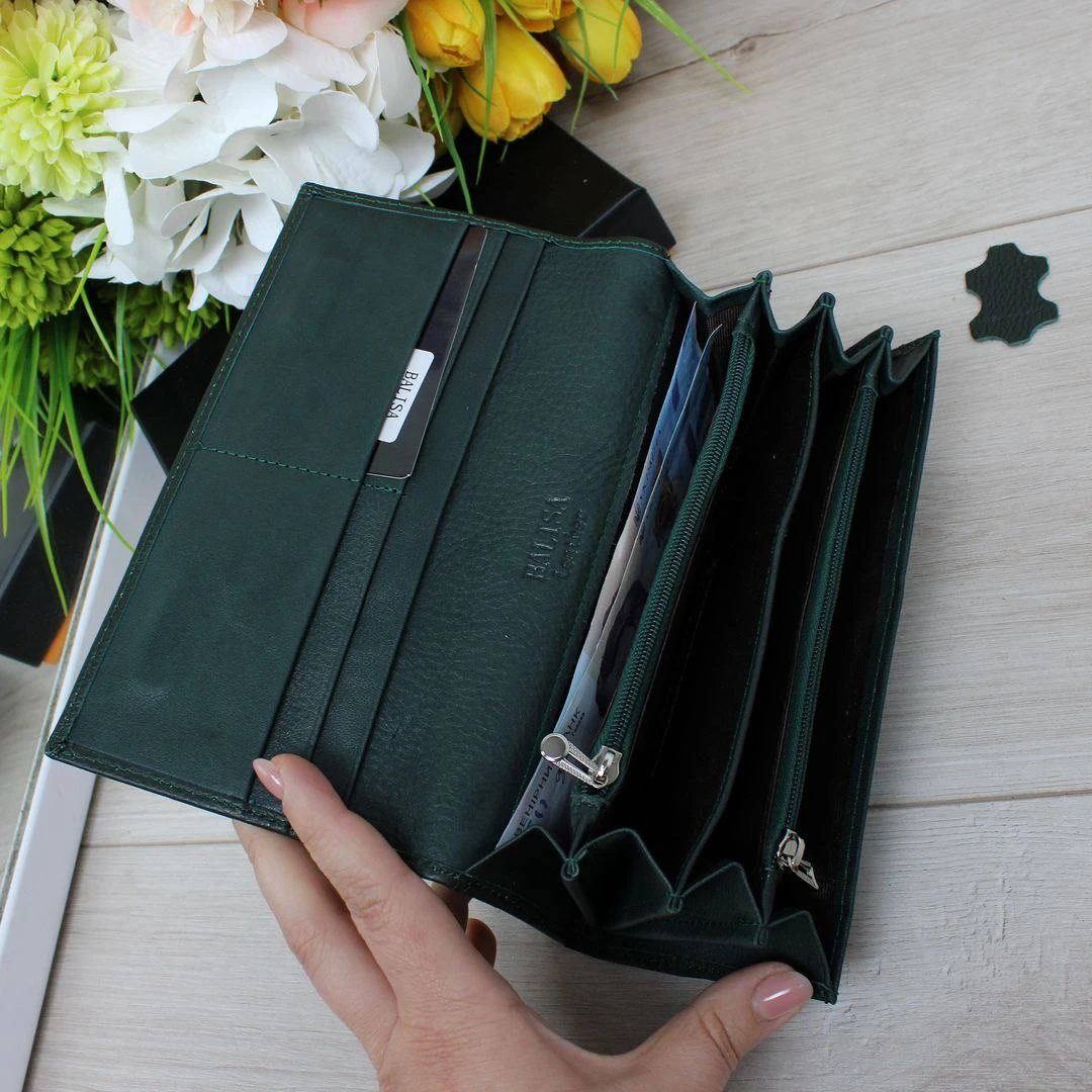 Компактний зелений жіночий гаманець з натуральної шкіри
