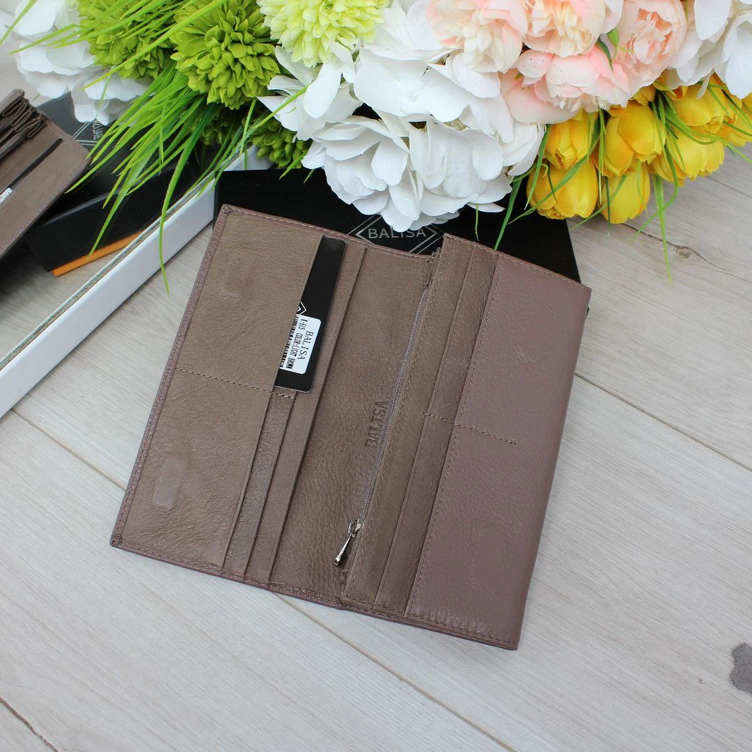 Жіночий гаманець мокко зі шкіри — зручний і довговічний вибір