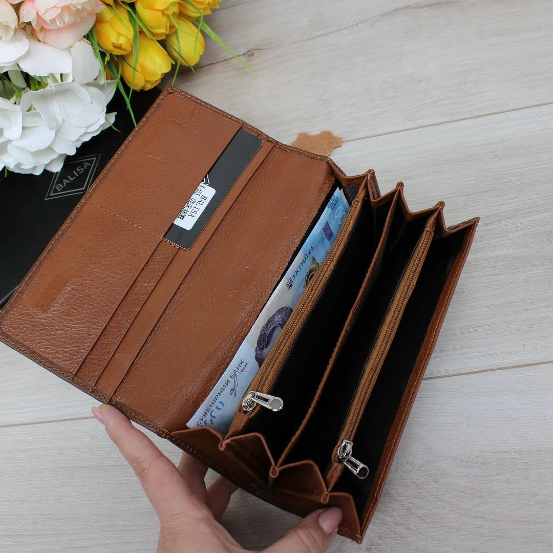 Жіночий гаманець кольору капучіно з натуральної шкіри