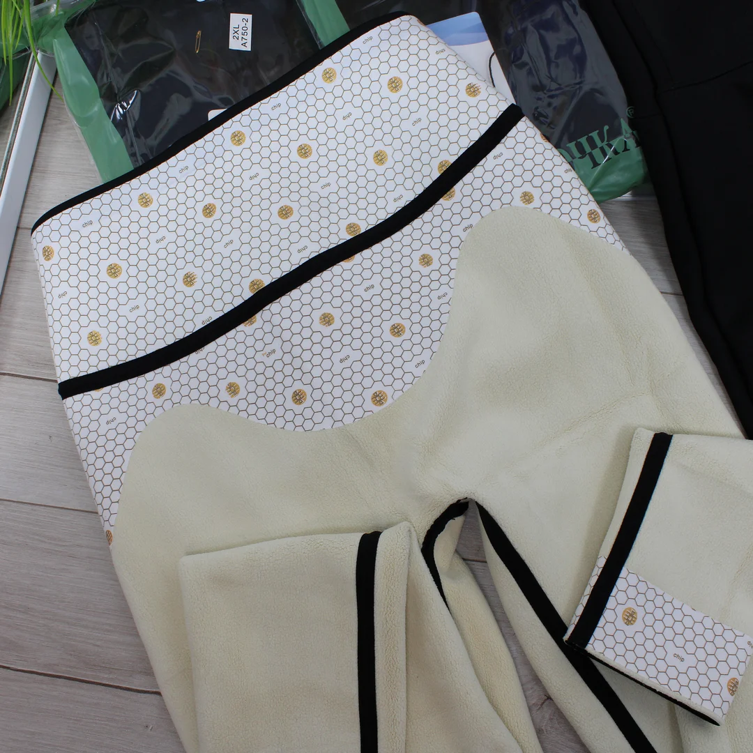 Моделюючі термо-лосини для щоденного носіння взимку з високою посадкою