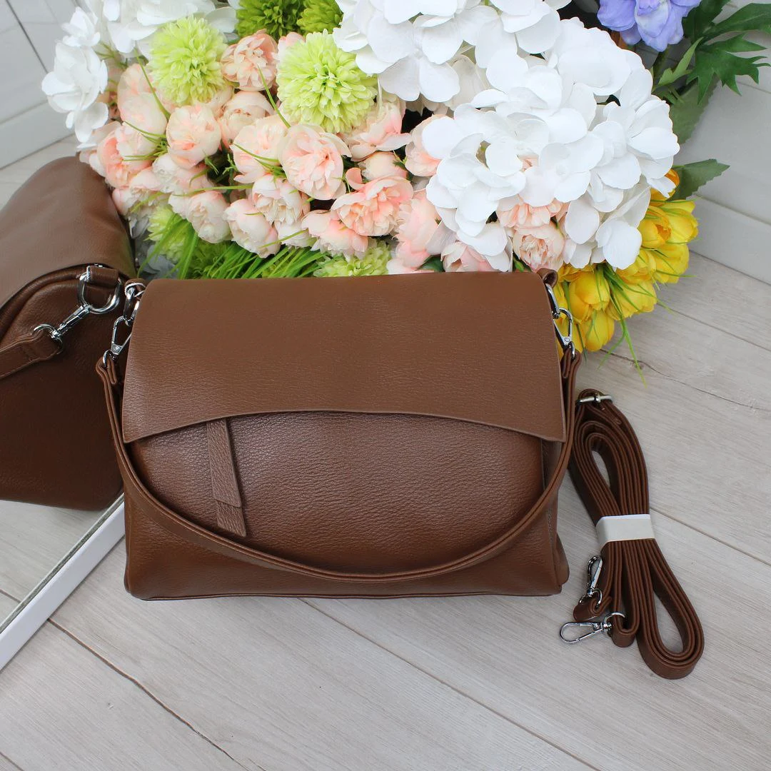 Стильна сумка крос-боді руда з екошкіри для творчих натур