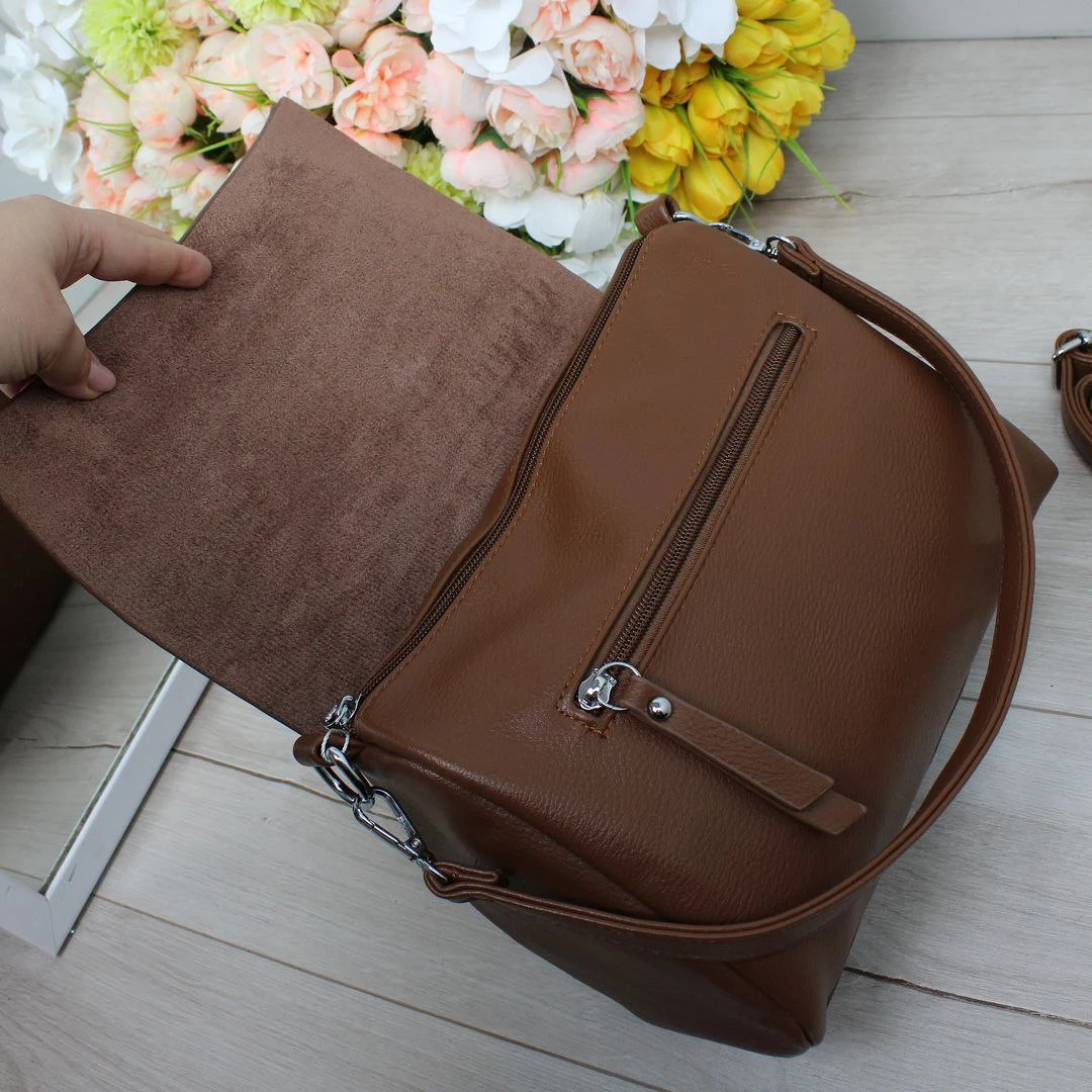 Стильна сумка крос-боді руда з екошкіри для творчих натур