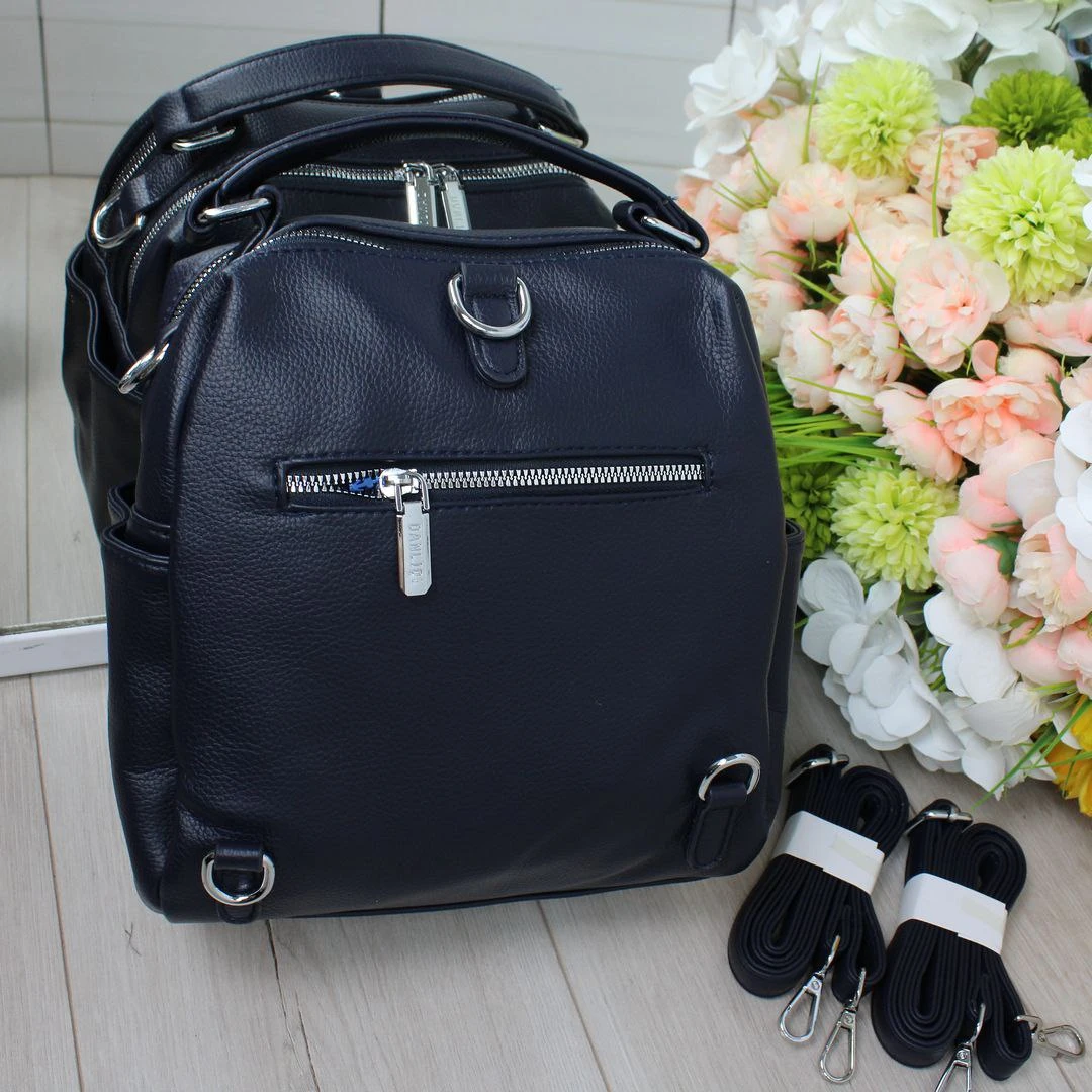 Жіноча сумка-рюкзак для подорожей синя з екошкіри