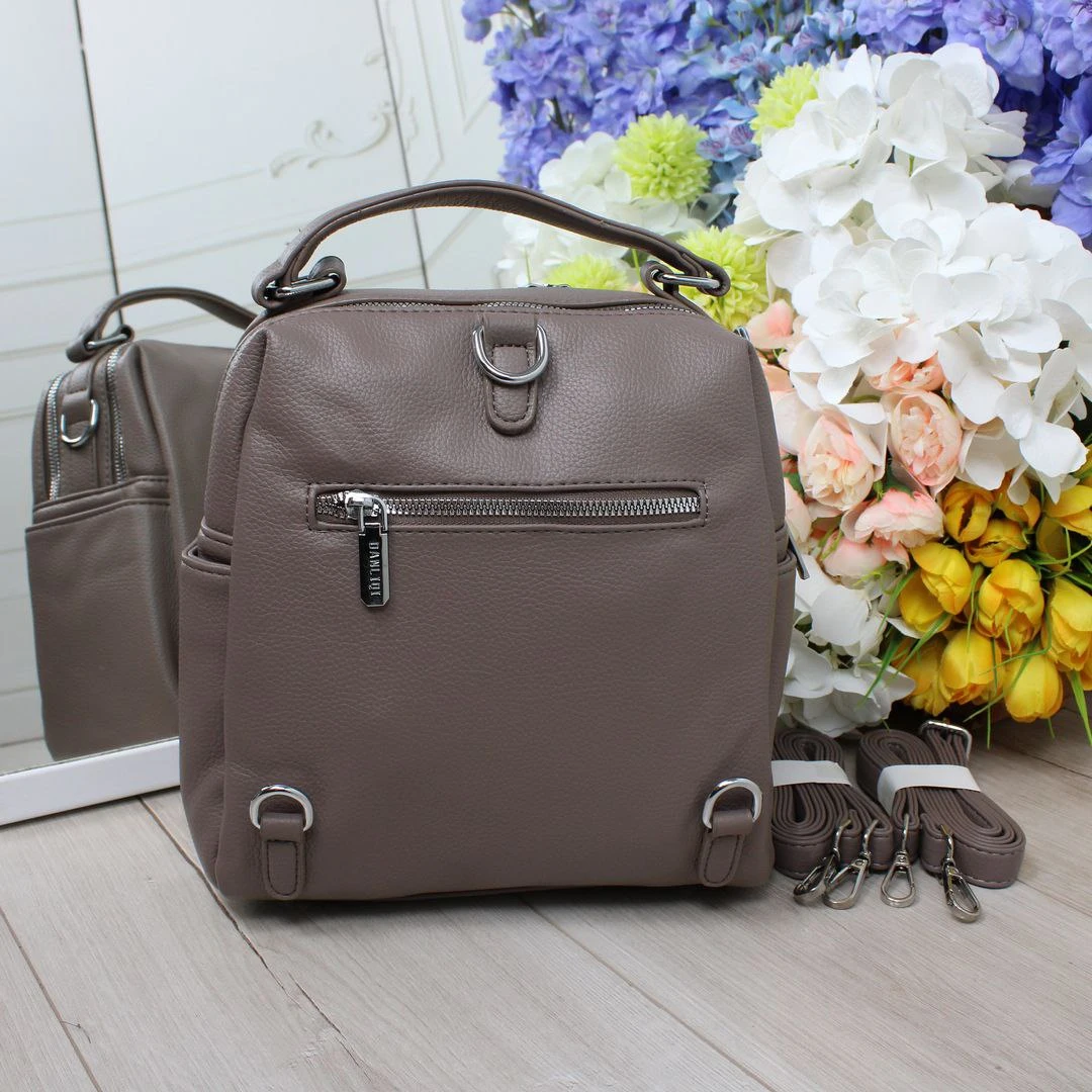 Сумка-рюкзак мінімалістична кольору мокко з екошкіри