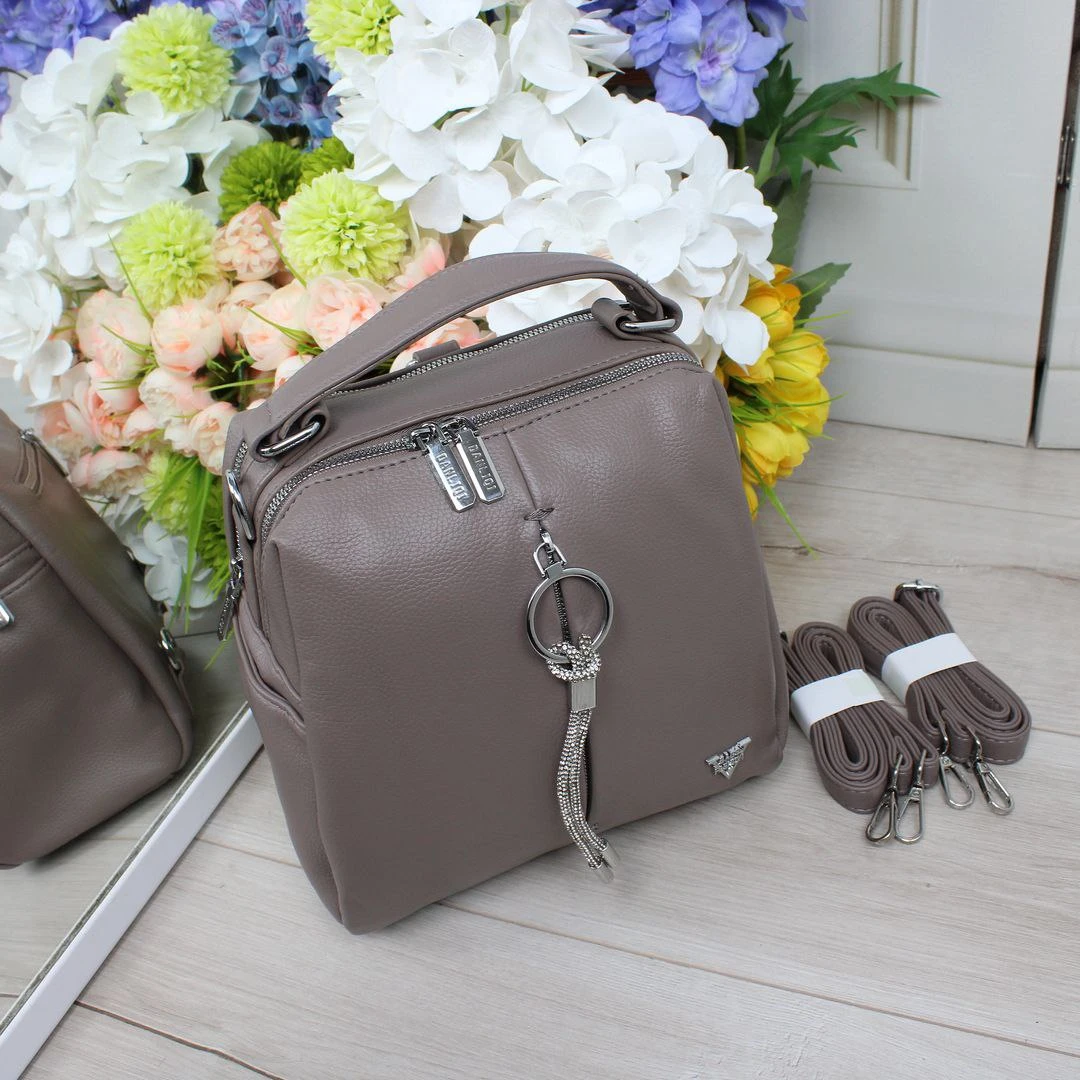 Сумка-рюкзак мінімалістична кольору мокко з екошкіри