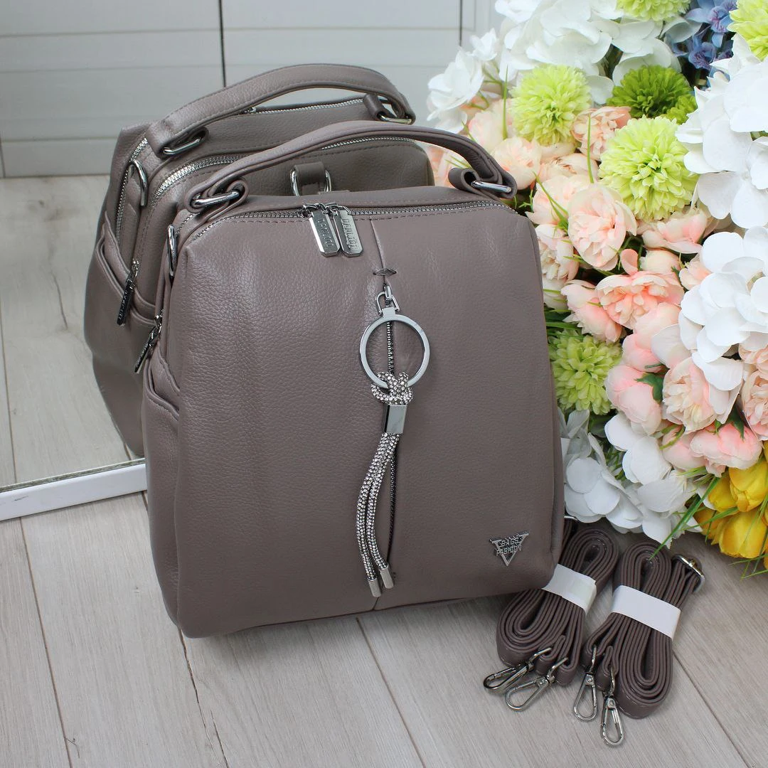 Сумка-рюкзак мінімалістична кольору мокко з екошкіри