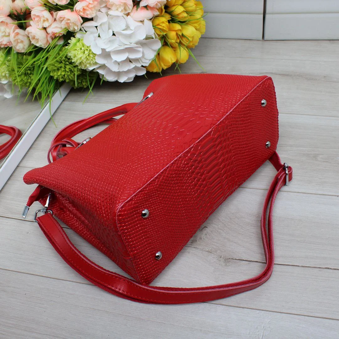 Червона сумка через плече для шопоголіка з трьома відділеннями