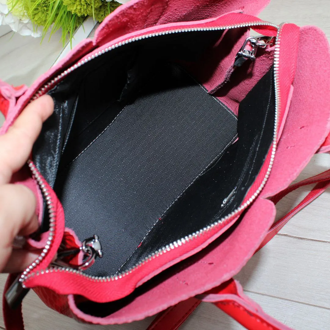 Червона сумка через плече для шопоголіка з трьома відділеннями