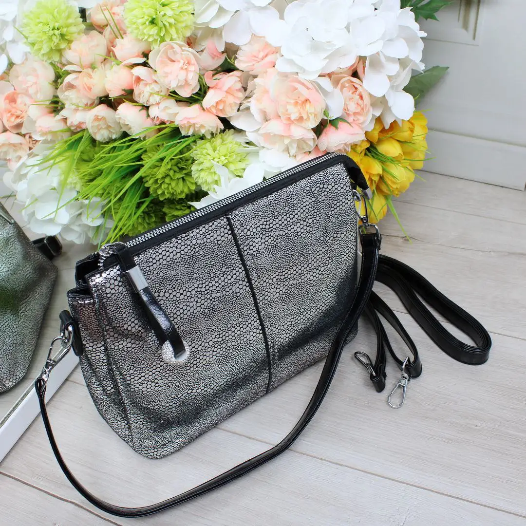 Сіра сумка крос-боді універсальна для міста з еко-шкіри