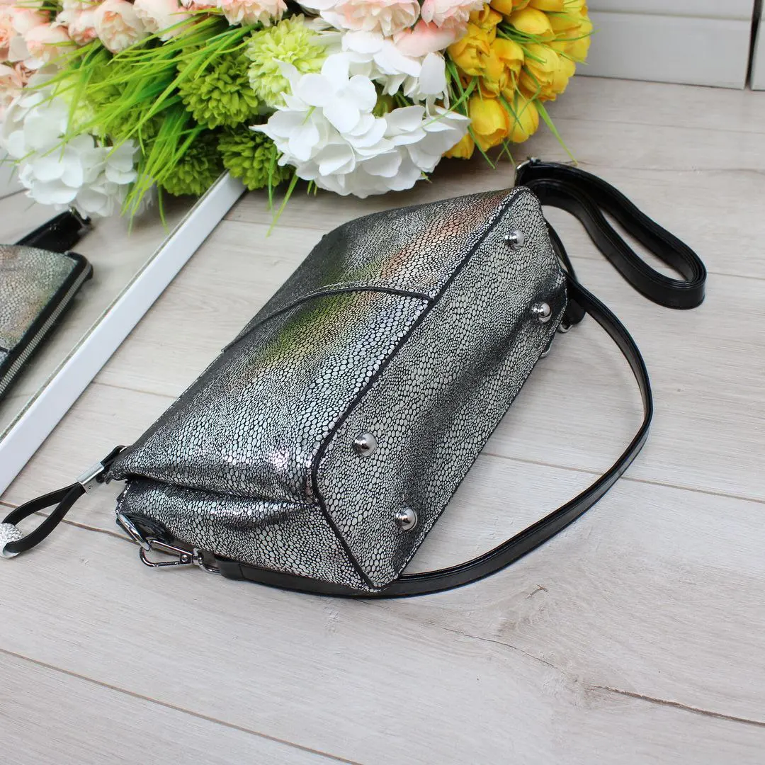 Сіра сумка крос-боді універсальна для міста з еко-шкіри