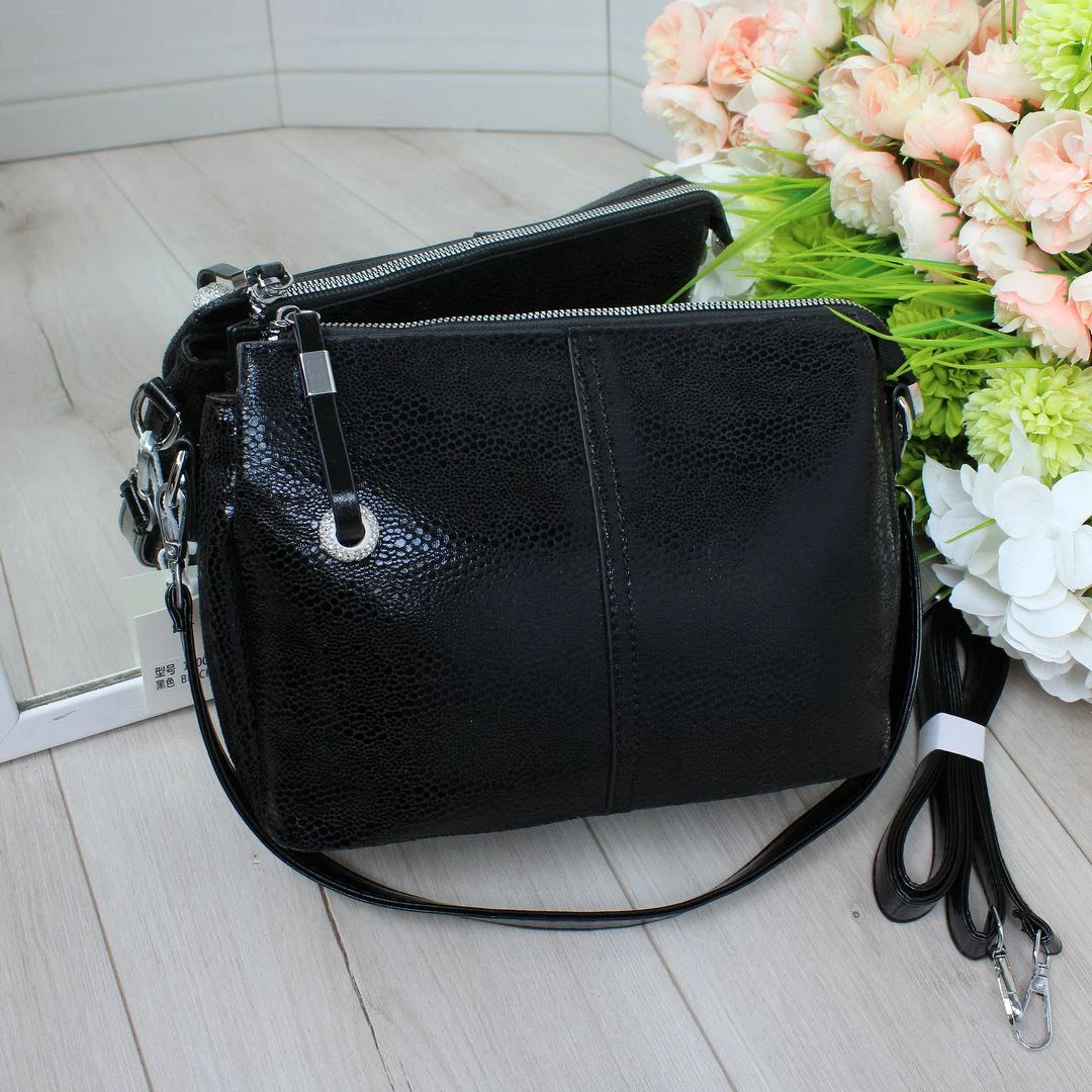 Жіноча сумка крос-боді для ділових зустрічей чорна еко-шкіра