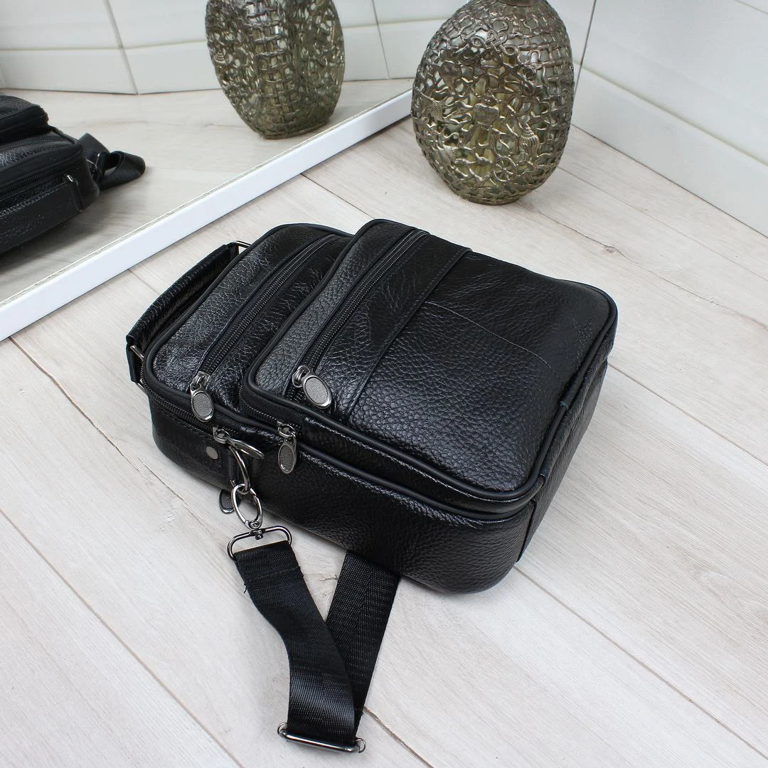 Чоловіча сумка через плече для бізнесу чорна з натуральної шкіри