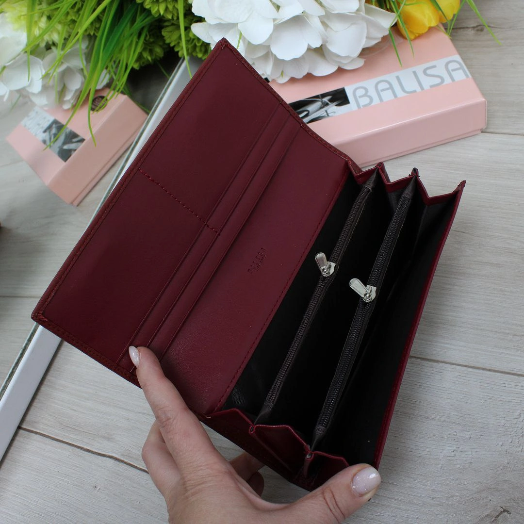Жіночий гаманець бордо з екошкіри — стиль і практичність у деталях