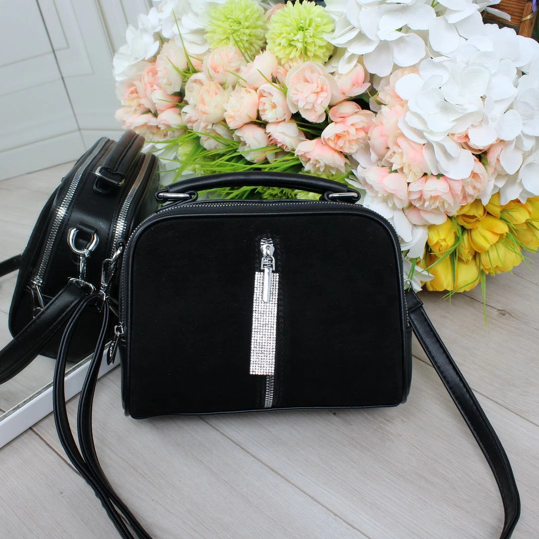 Чорна універсальна сумка через плече для щоденного носіння