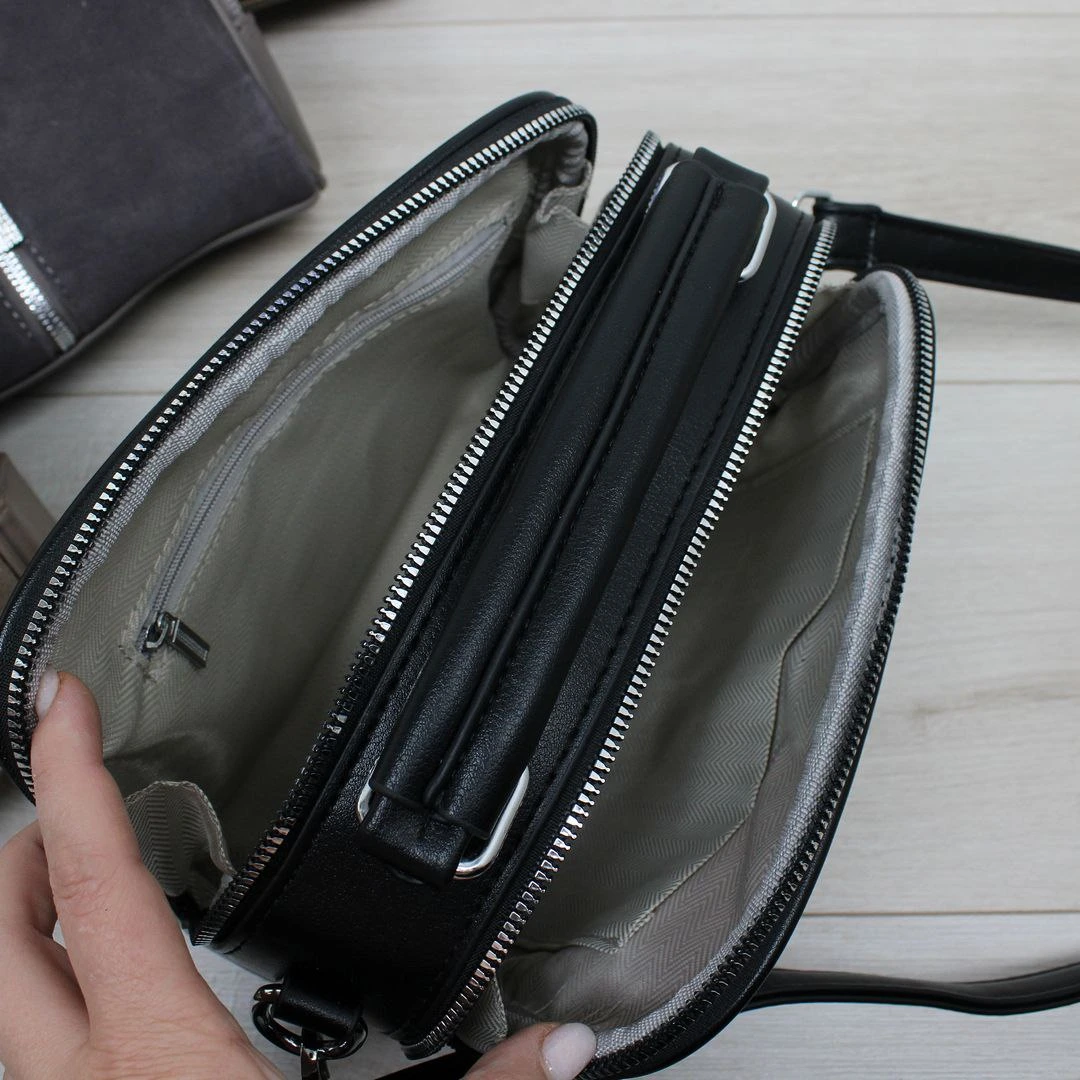 Чорна універсальна сумка через плече для щоденного носіння