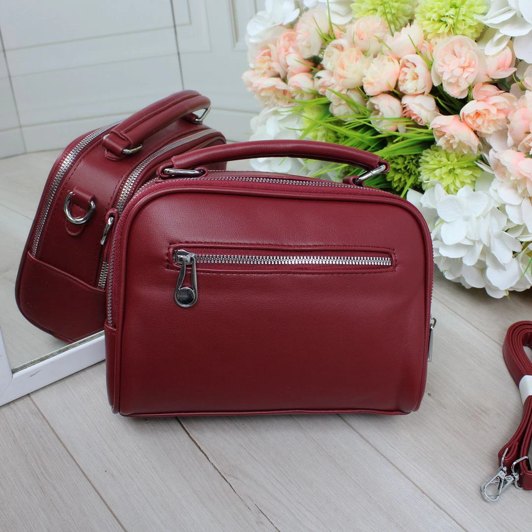 Червона елегантна сумка крос-боді для вечірнього виходу