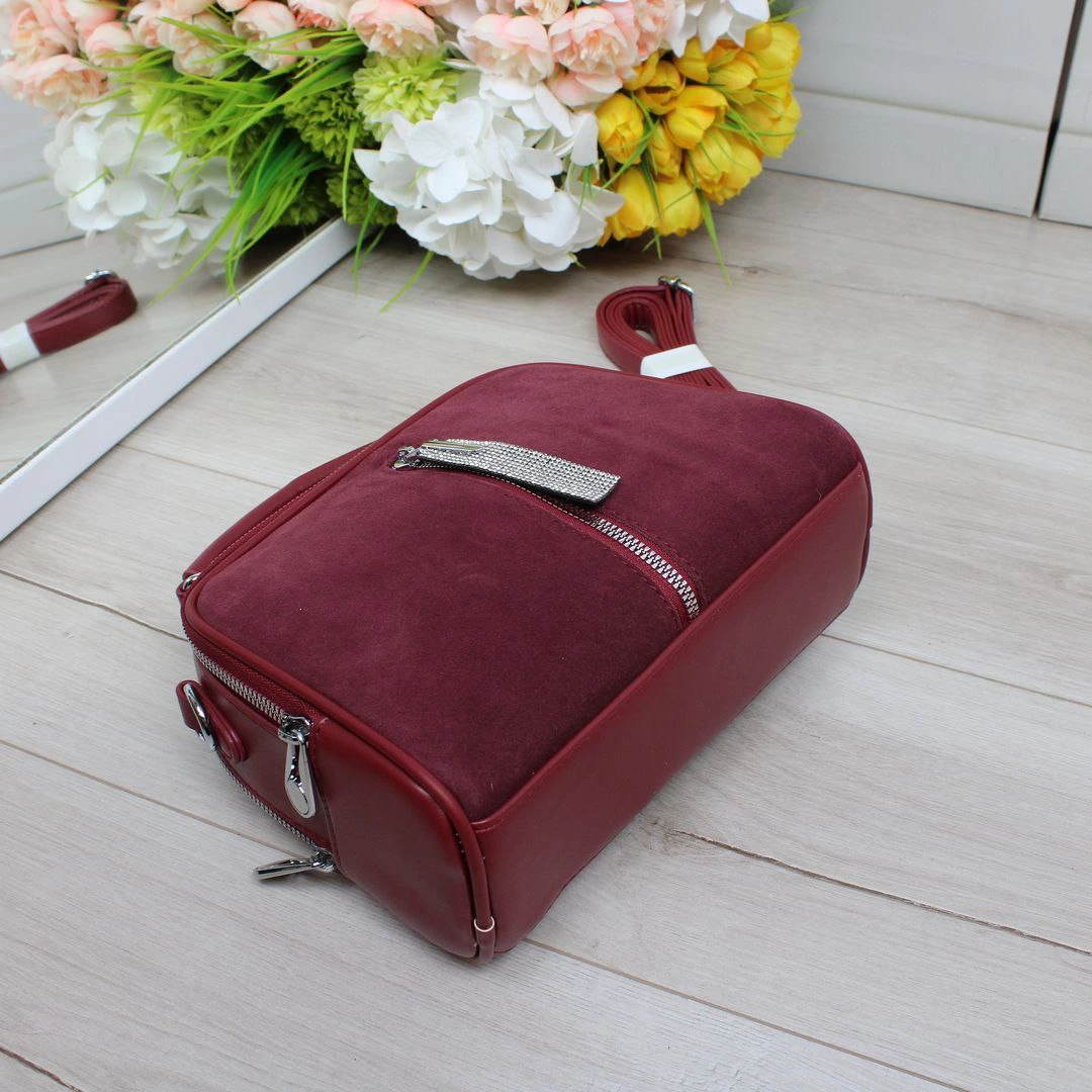 Червона елегантна сумка крос-боді для вечірнього виходу