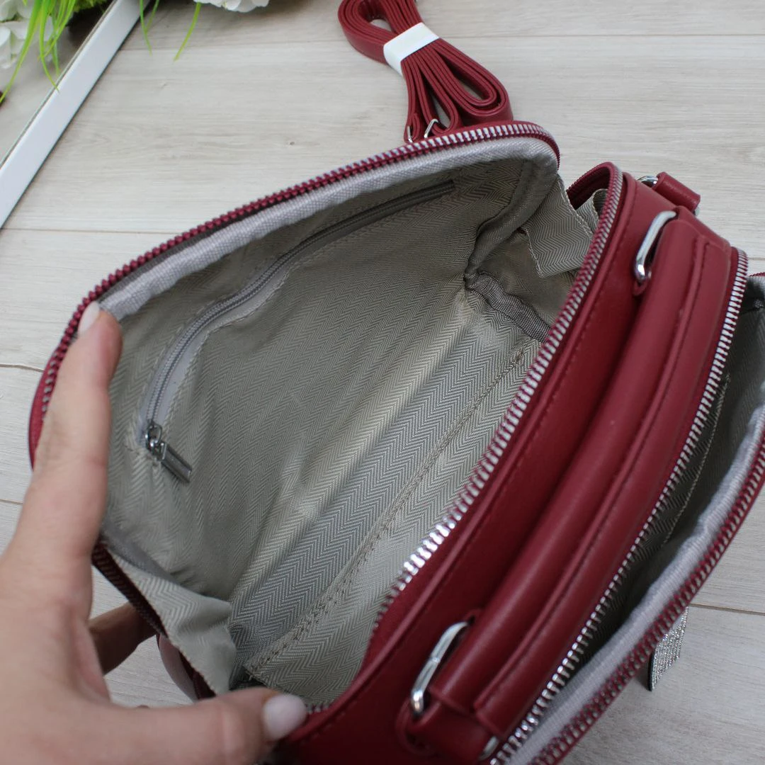 Червона елегантна сумка крос-боді для вечірнього виходу