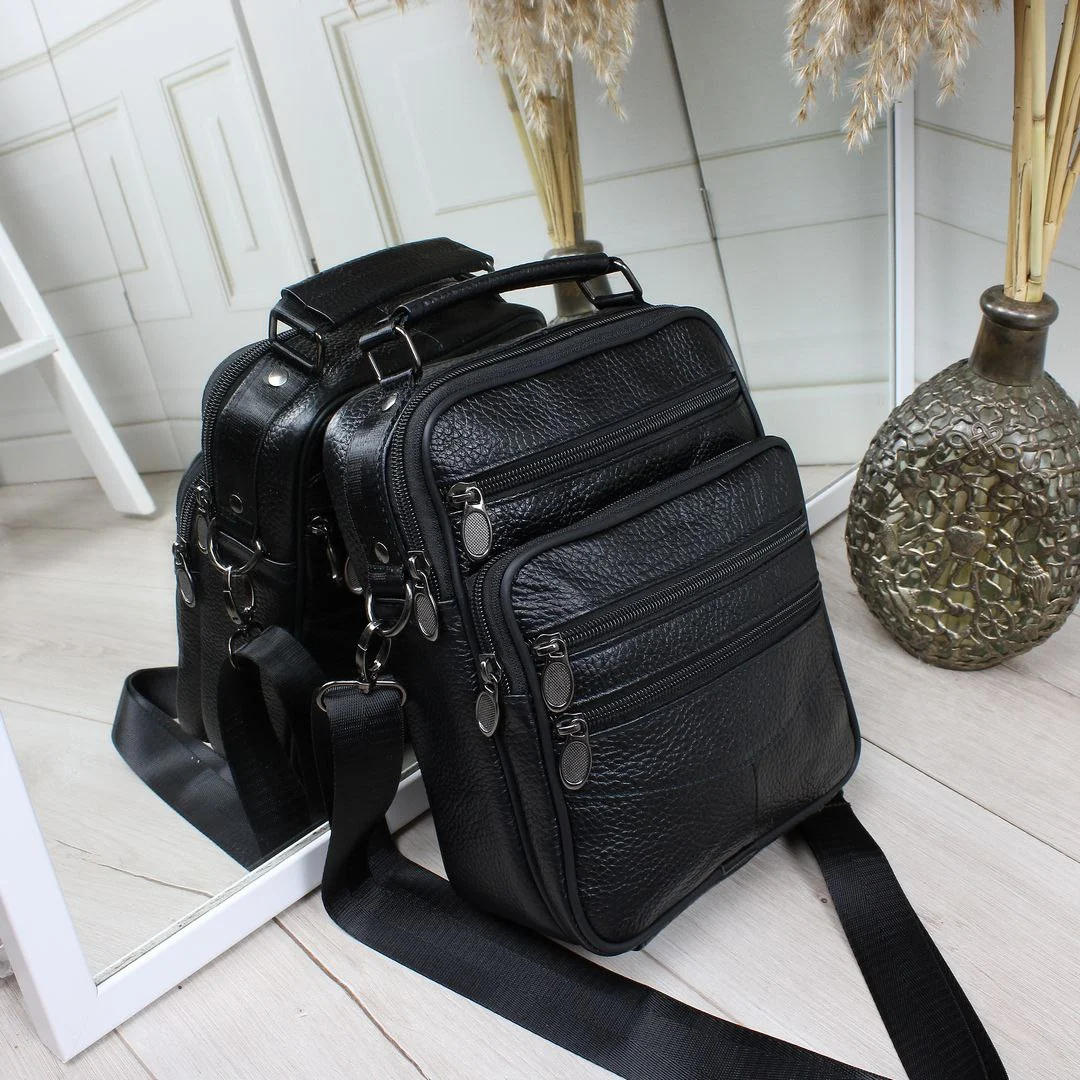 Чоловіча сумка через плече для ділових зустрічей та щоденних справ