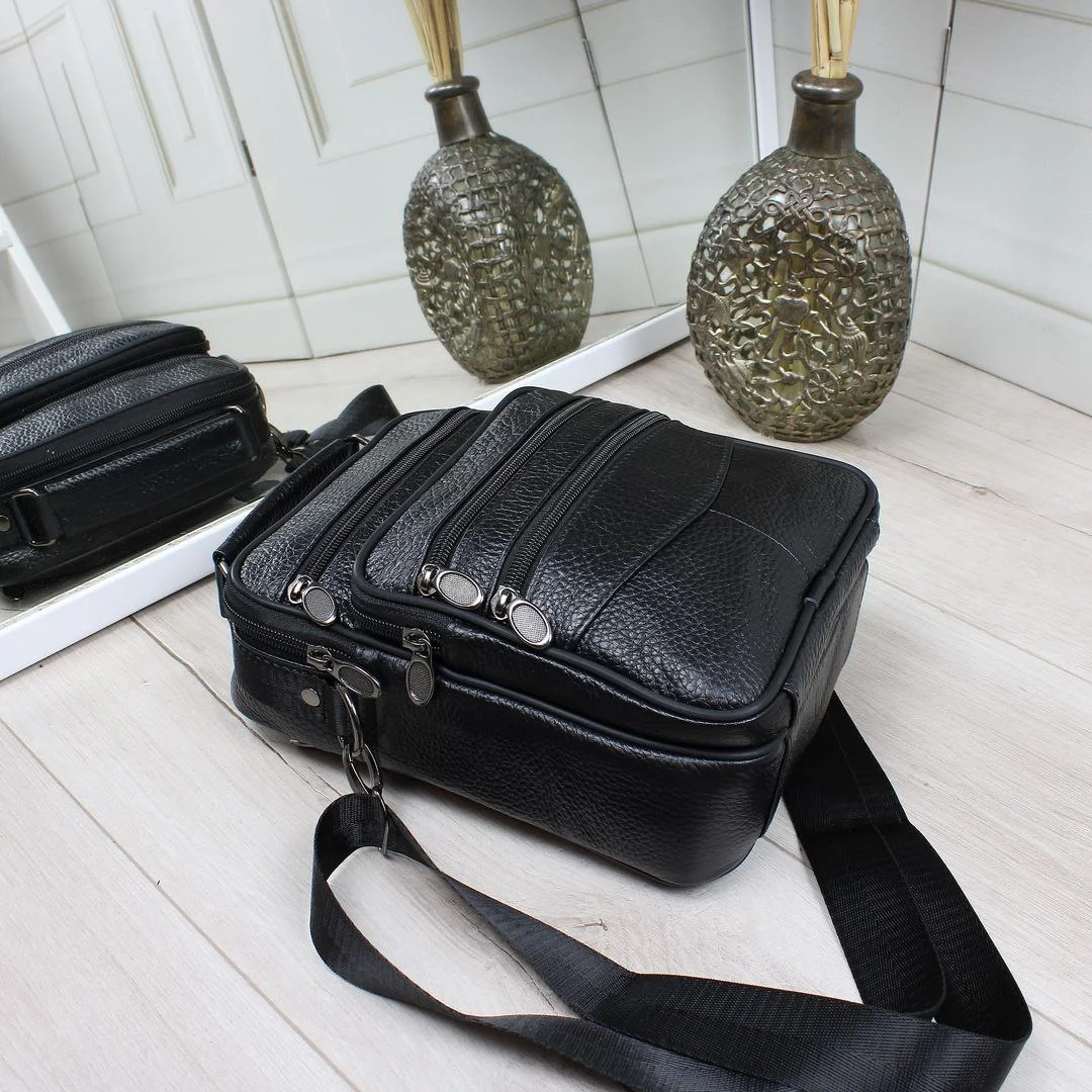 Чоловіча сумка через плече для ділових зустрічей та щоденних справ