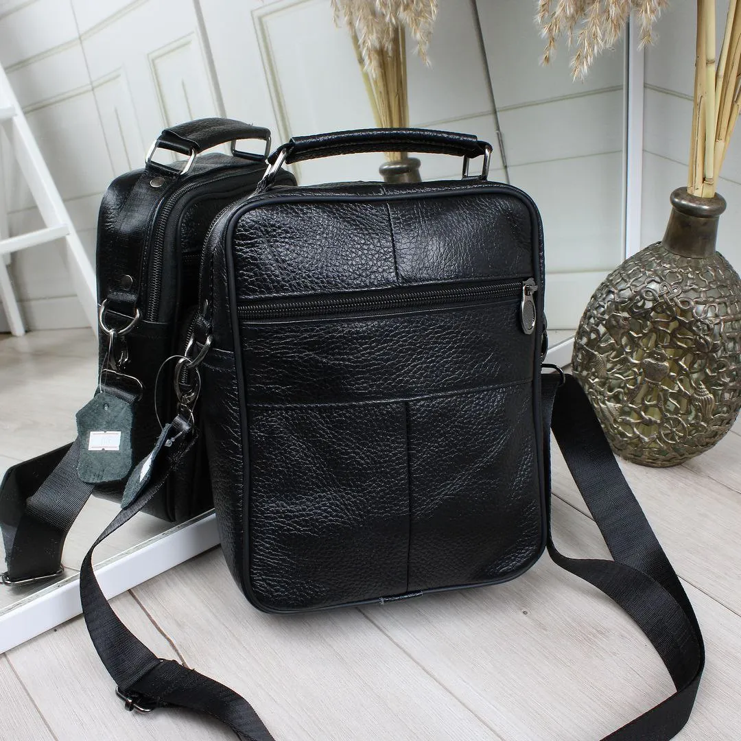 Чоловіча сумка через плече для ділових зустрічей та щоденних справ