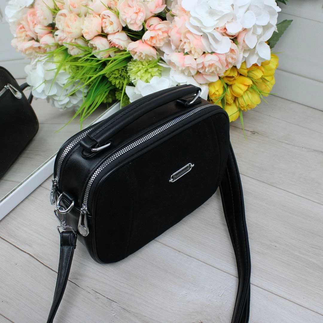 Жіноча сумка через плече з натуральної замші та еко-шкіри чорна