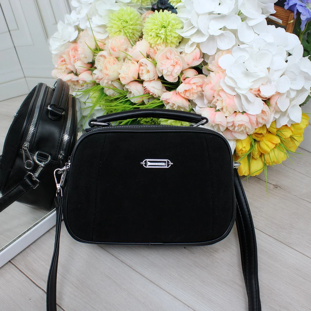 Жіноча сумка через плече з натуральної замші та еко-шкіри чорна