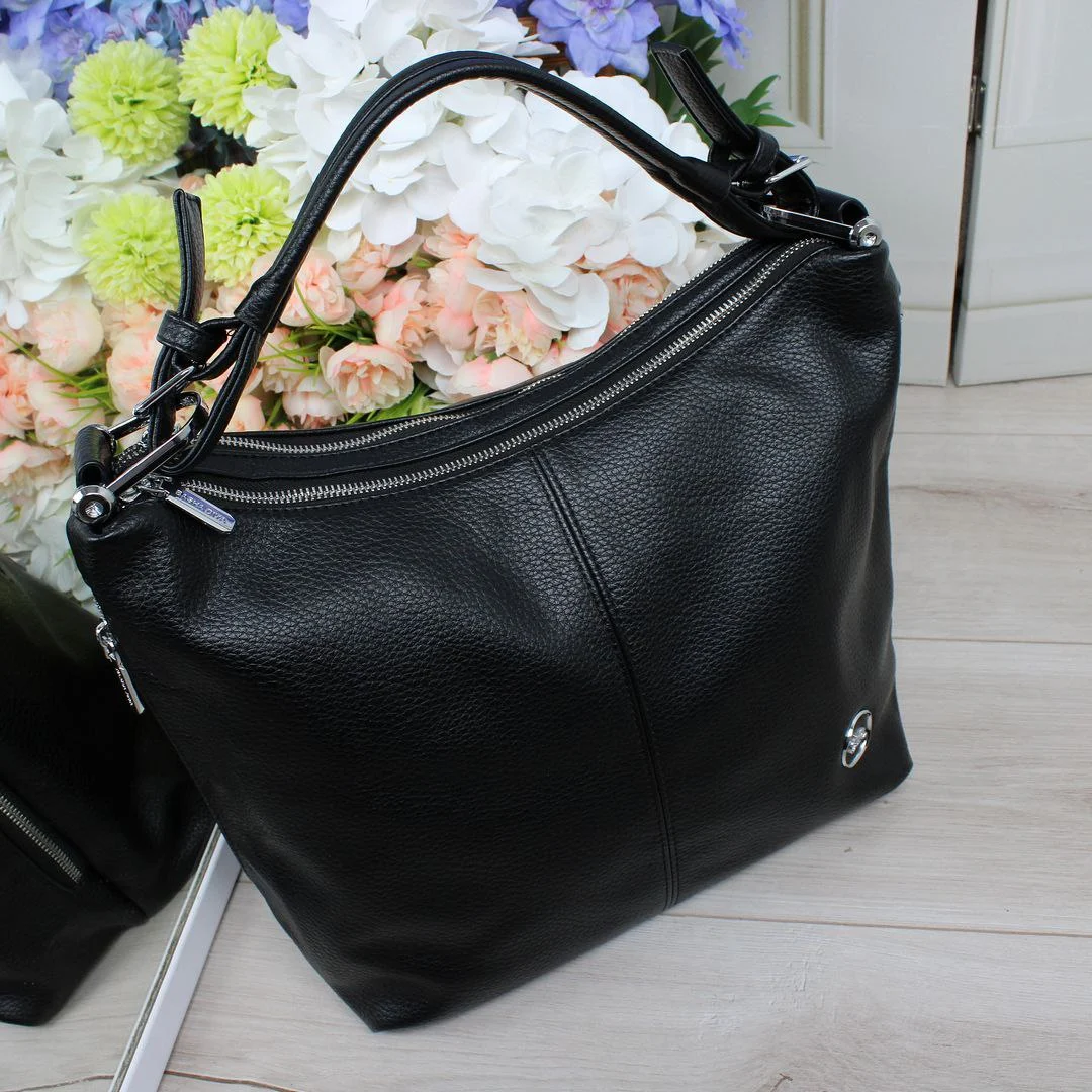 Сумка-мішок чорна з екошкіри на плече, формат А4