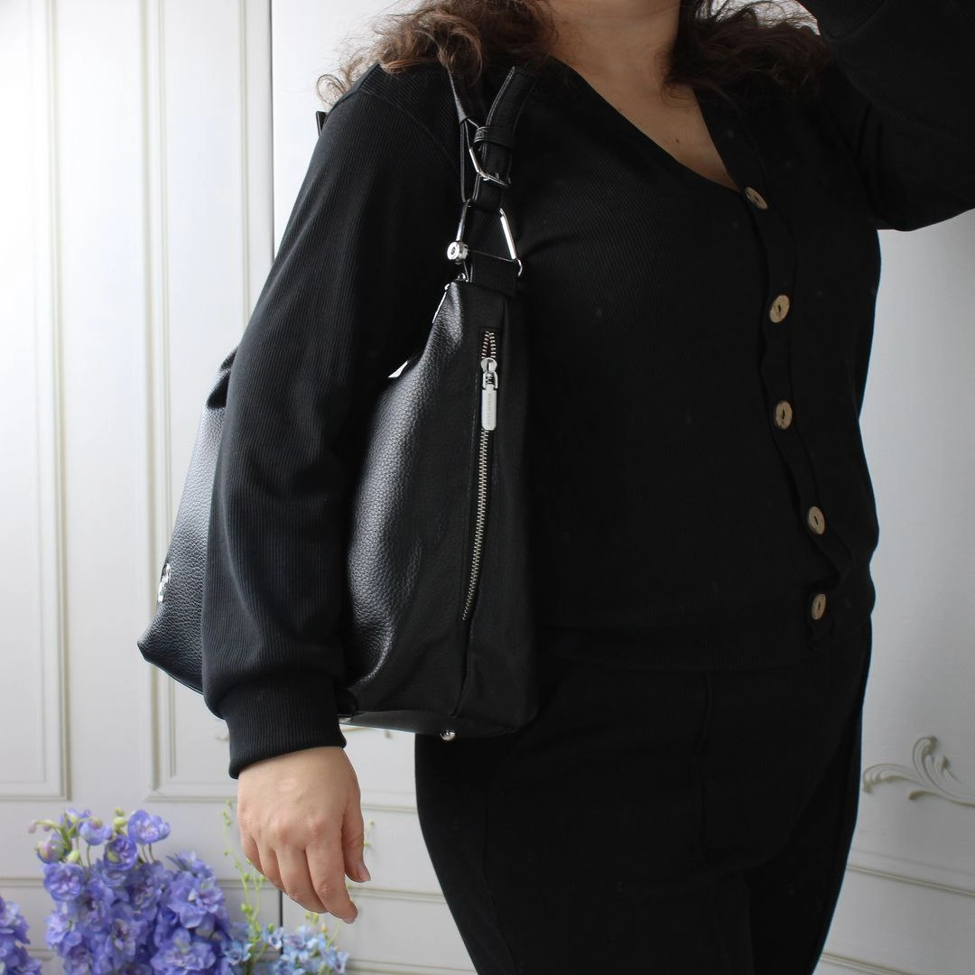 Сумка-мішок чорна з екошкіри на плече, формат А4