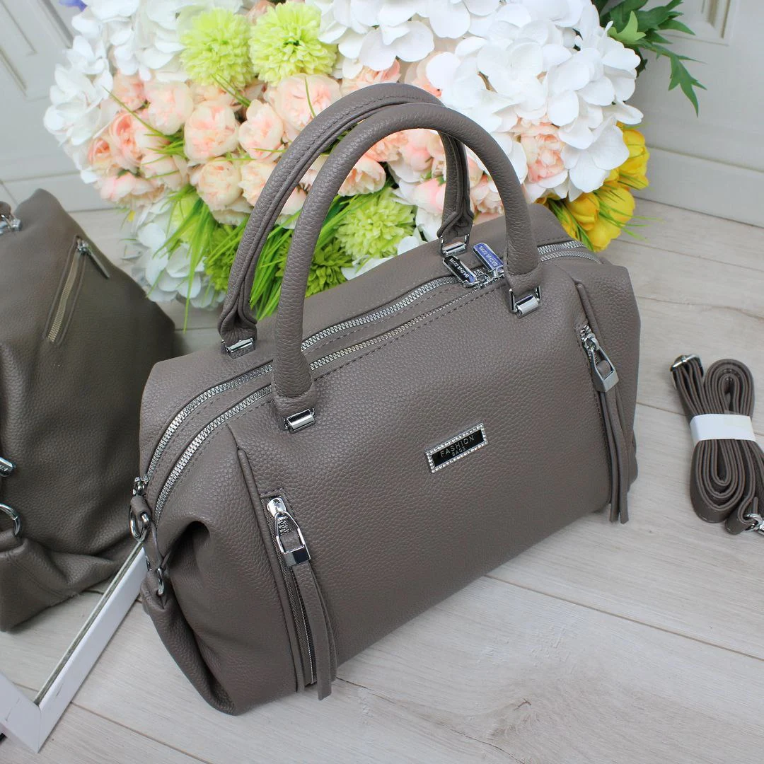 Жіноча сумка кольору капучіно крос-боді з екошкіри люкс якості через плече