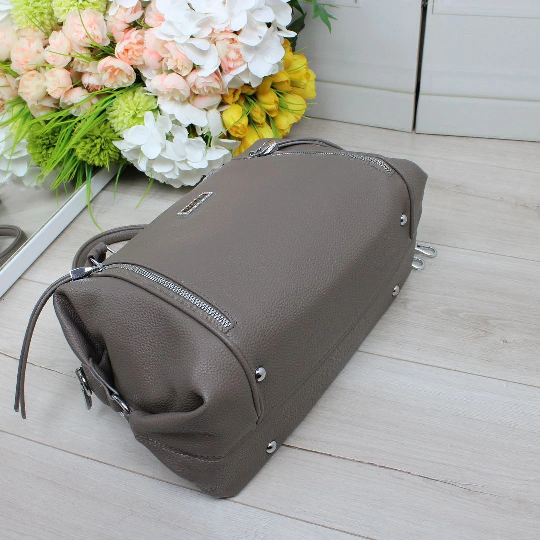 Жіноча сумка кольору капучіно крос-боді з екошкіри люкс якості через плече