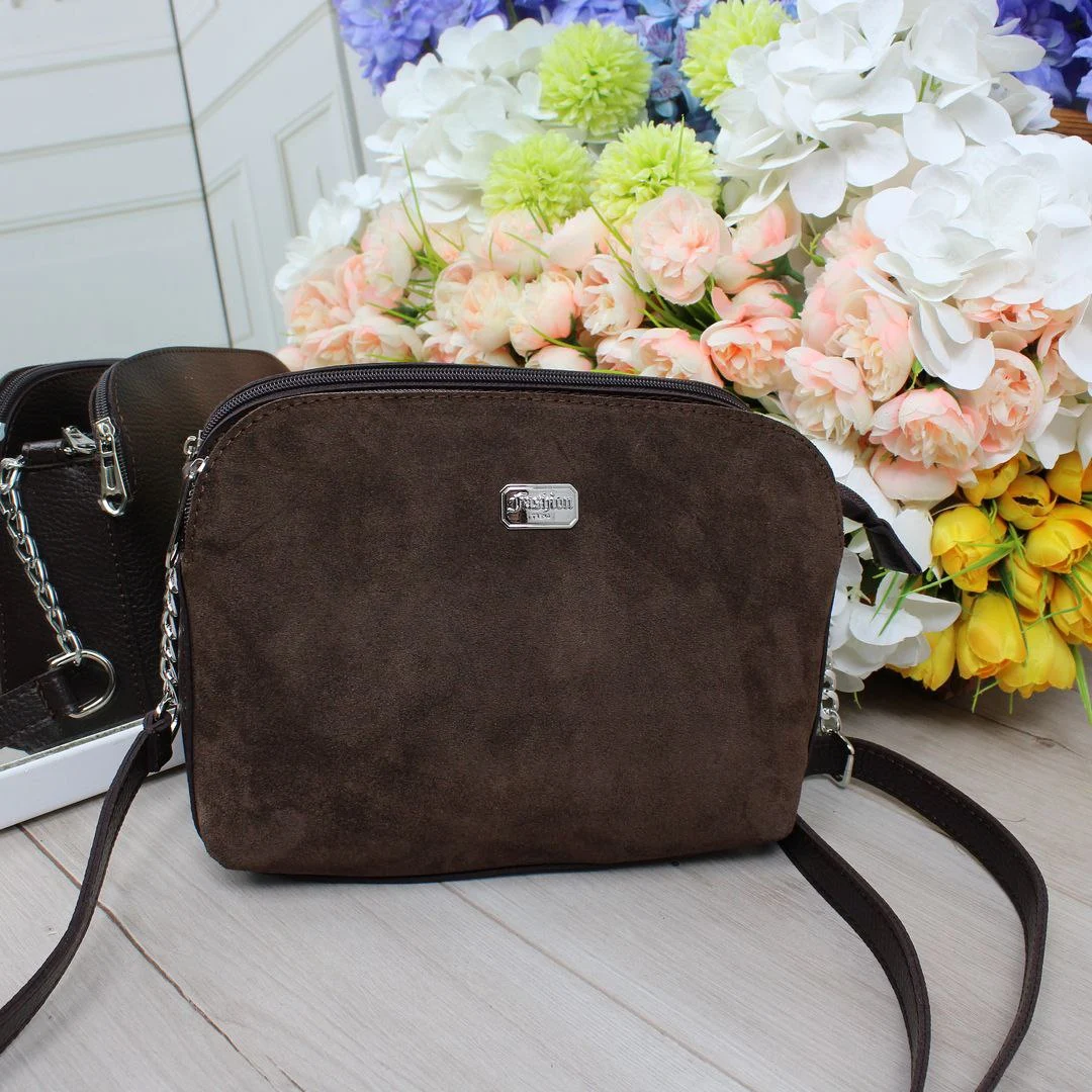 Жіноча сумка шоколадна крос-боді із замші та шкірзаму – теплий акцент до образу