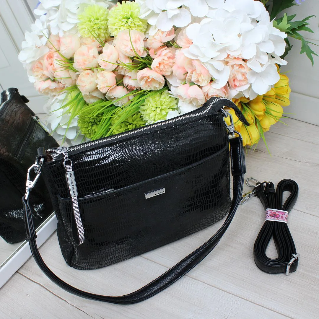 Жіноча чорна сумочка з натуральної лазерної шкіри через плече крос-боді