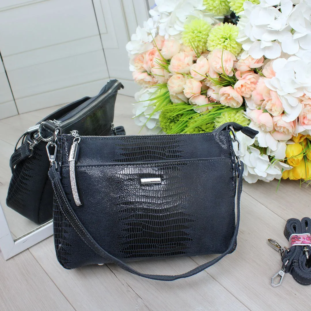 Жіноча блакитна сумочка з натуральної лазерної шкіри через плече крос-боді