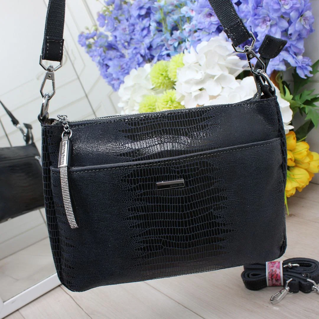 Жіноча блакитна сумочка з натуральної лазерної шкіри через плече крос-боді