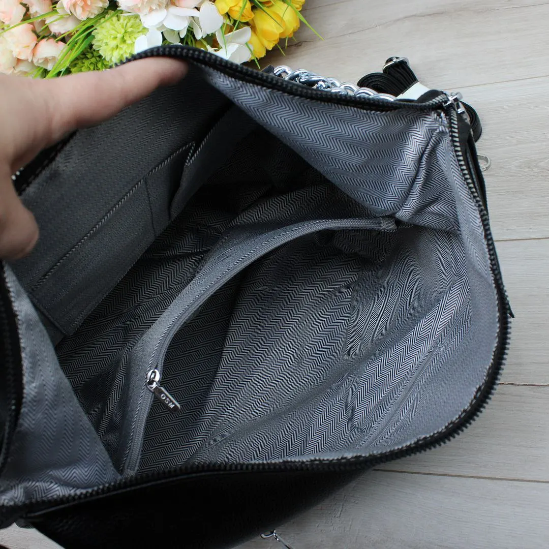 Жіноча сумка-мішок чорна для офісу з відділенням А4 з еко-шкіри