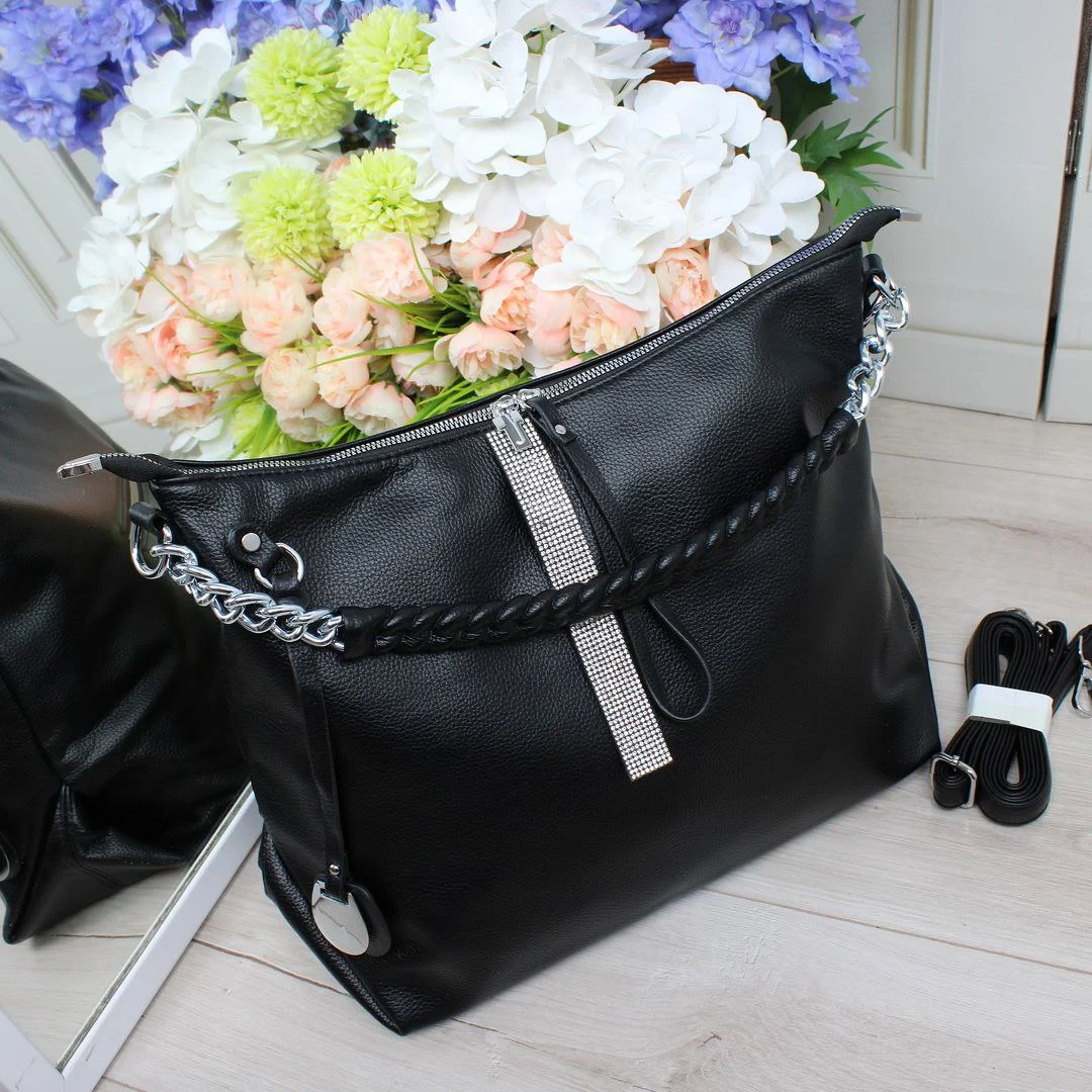 Жіноча сумка-мішок чорна для офісу з відділенням А4 з еко-шкіри