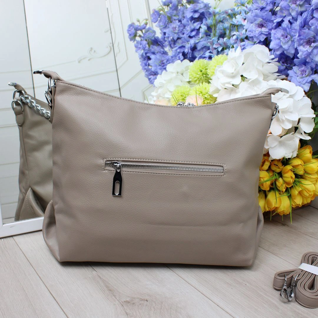 Жіноча сумка-мішок беж для подорожей містка з еко-шкіри