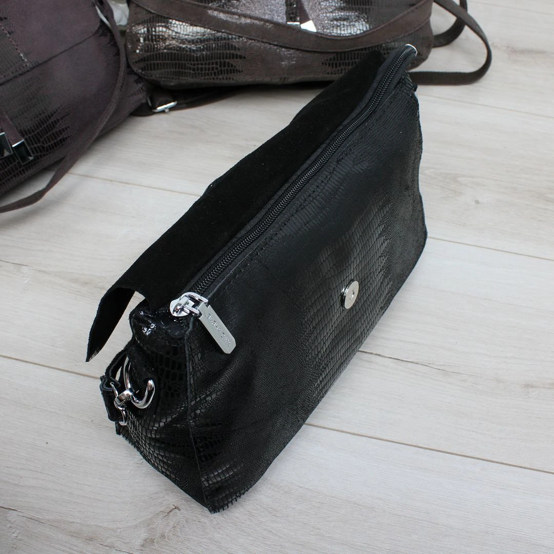 Жіноча чорна сумка крос-боді з натуральної лазерної шкіри з магнітним клапаном